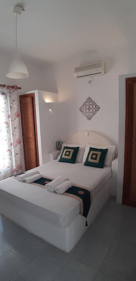 Villa Spyros Santorini 페리사 외부 사진