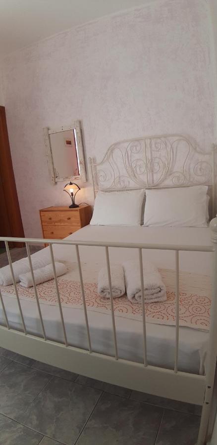 Villa Spyros Santorini 페리사 외부 사진