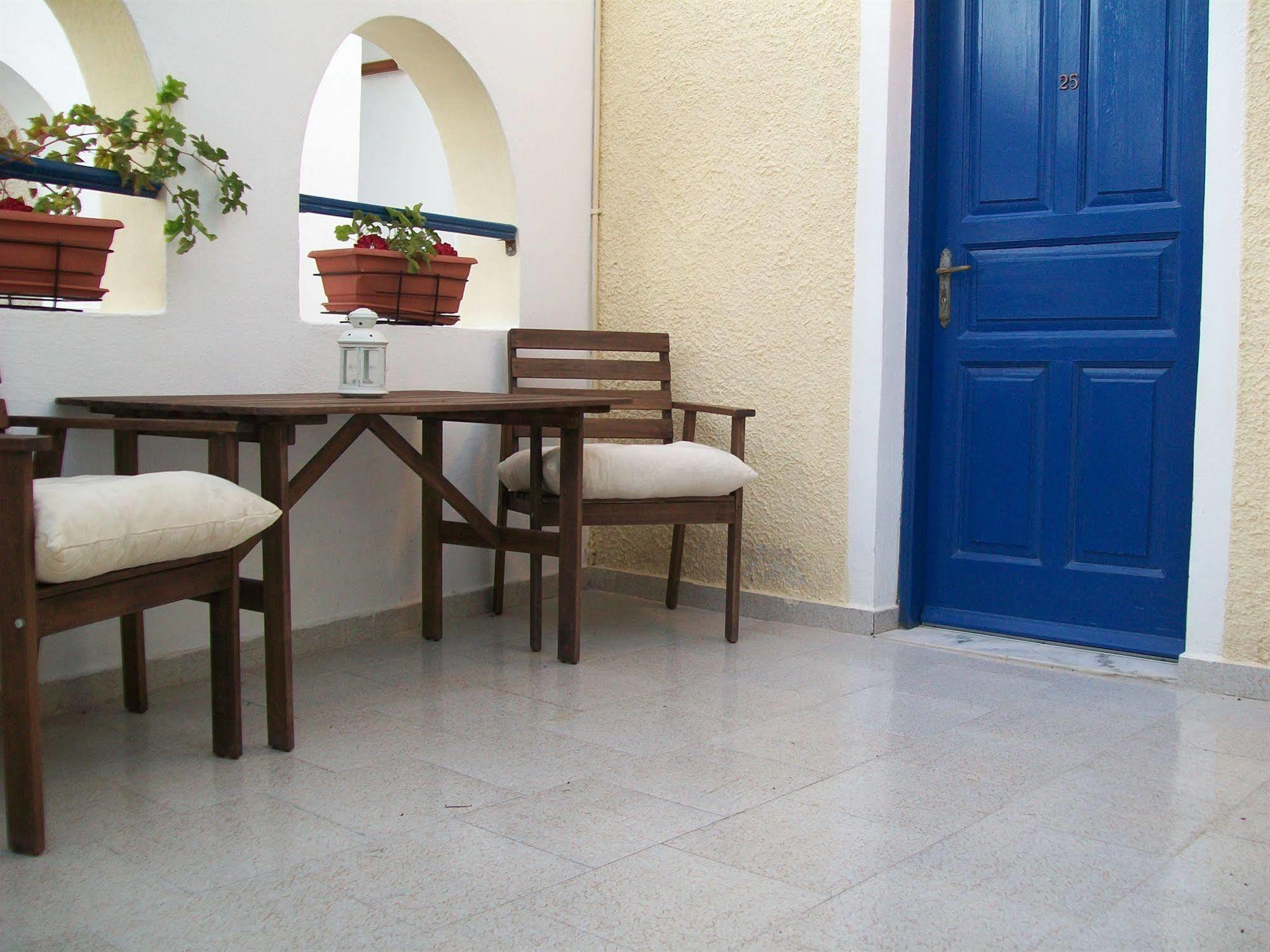Villa Spyros Santorini 페리사 외부 사진